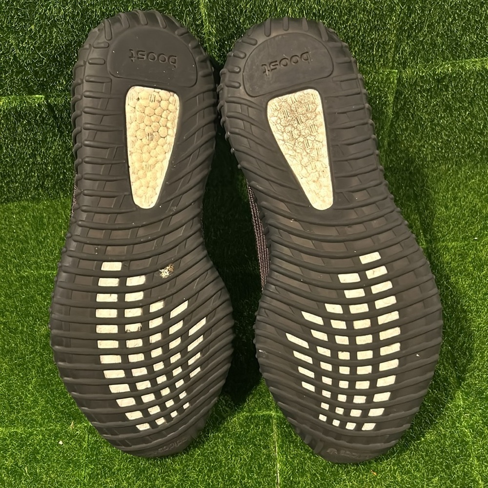 Yeezy - Picture 4 of 4